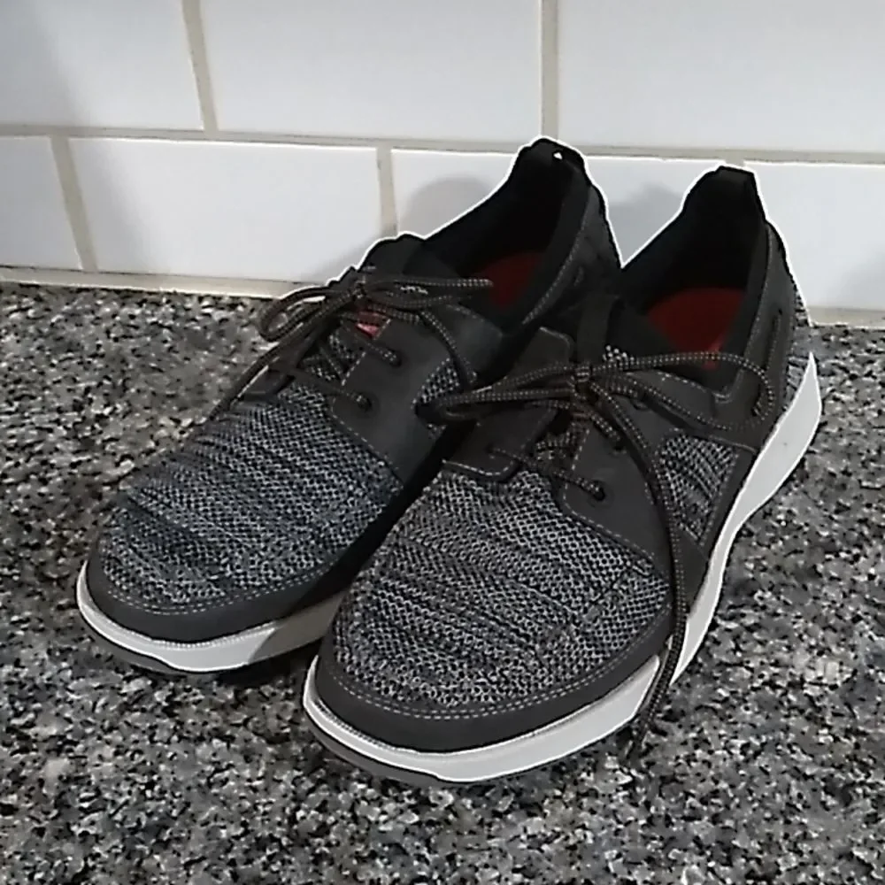 Dockers Men's Gray-Knit Leather Lightweight Shoes. Size 9